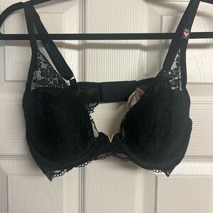 Freedom cloud lace new black bra